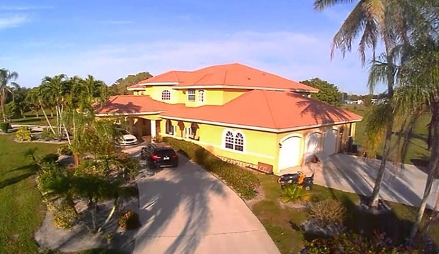 Wellington Hideaway Villa a spacious 5-bedroom house close to the Polo Club