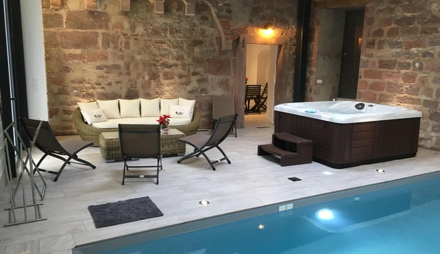 Wellness LA TOUR DES REMPARTS SPA & Indoor swimming pool