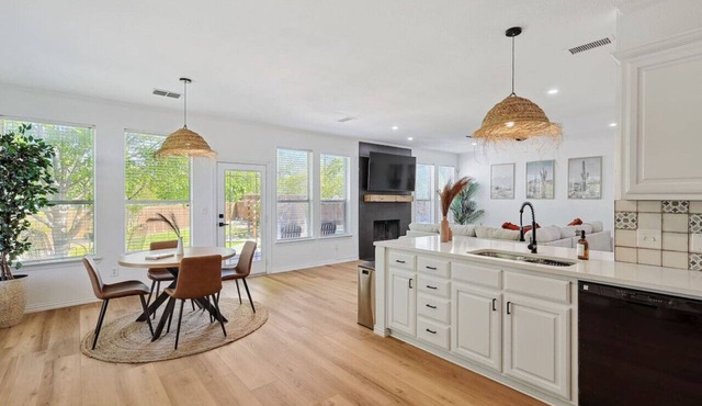 Wellness Oasis 5BR W Pool + Huge Yard + Fire Pit
