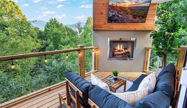 Wellness Retreat Sleeps 16 Sauna + Hot Tub Dog Friendly