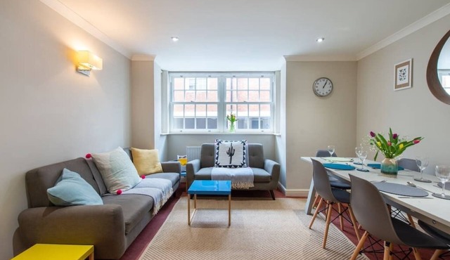 Wells City Centre, Quiet Mews House, sleeps 6