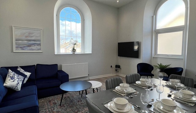 Welsh Getaway Apartment - Town Centre