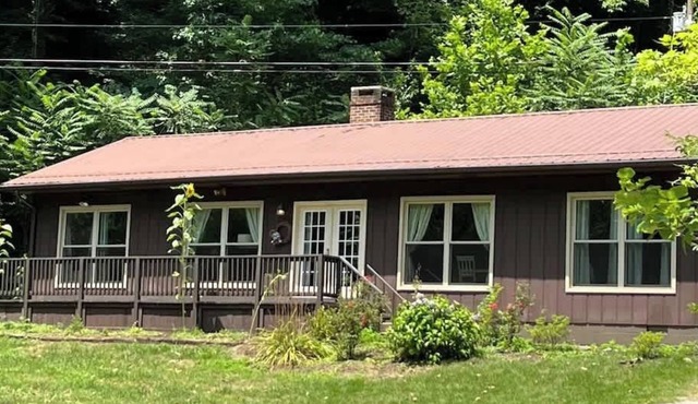 Wendover Cottage - 3 BR 2 BA