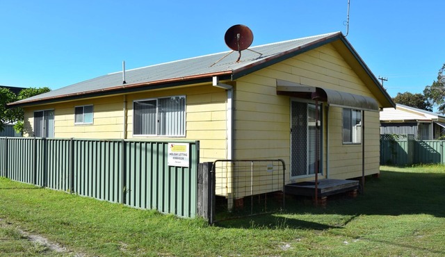 Wenlaw Cottage (Rear) Hat Head