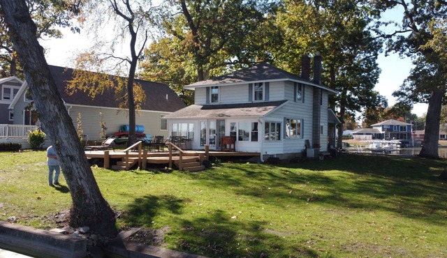 Wenopa - Charming 3-bedroom home on a Lake Manitou peninsula in Rochester