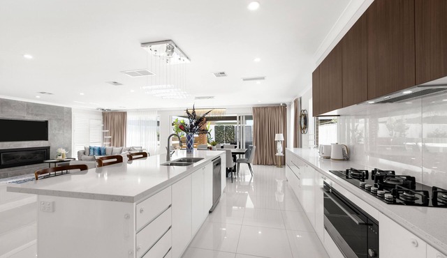 werribee spirit stay SPA House for 8 people