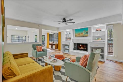 Wes Anderson-Theme 5BD - Movie Theater & PingPong