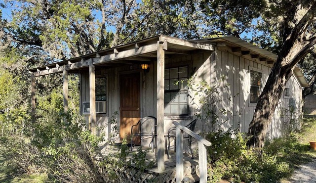 West 1077 Guest Ranch - Juniper Cabin 13