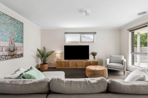 West Addis I Longer Stays Welcome