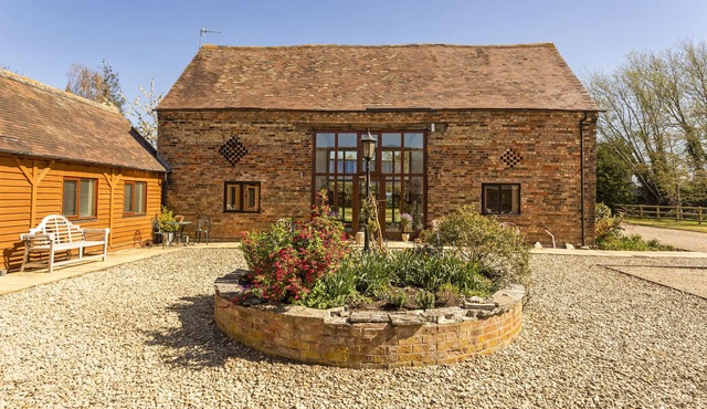 West Barn Cottage - sleeps 3 guests in 2 bedrooms
