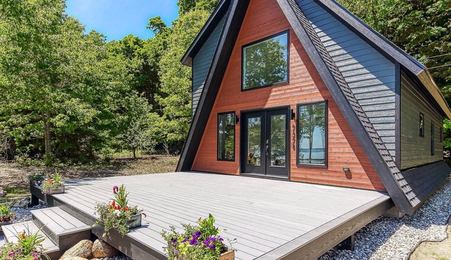 West Bay Modern Cabin