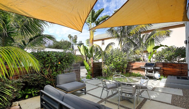 West Beach Villa 3 - well-loved, historic property featured in books, magazines - walk to beach!