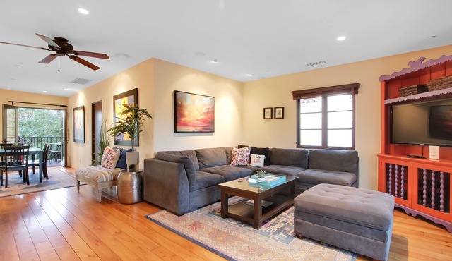 West Beach Villa 6 - High end design/construction - Walk to pier, State St., Funk Zone, beach!