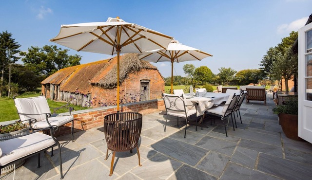 West Berkshire Farmhouse - Luxury Cottages