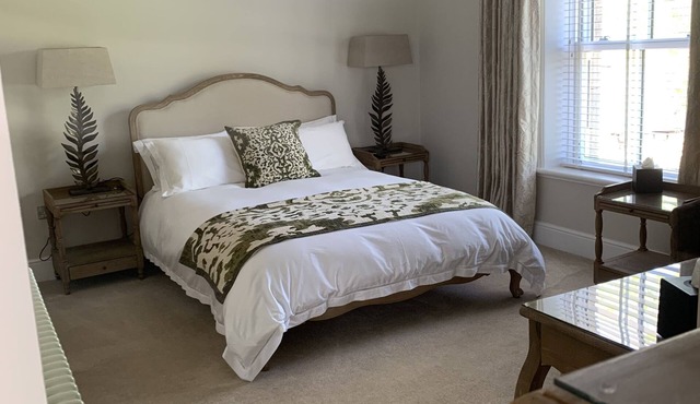 West bound - Luxurious, Elegant and Quiet