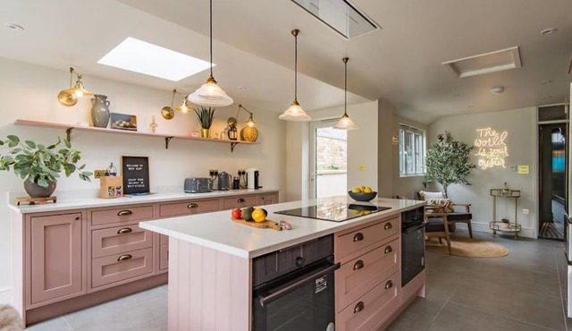 West Cliff - Stunning home near the beach