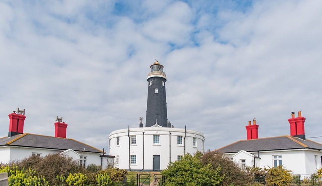 West Cottage - charming seaside cottage by Bloom Stays - 4 guests in 2 bedrooms