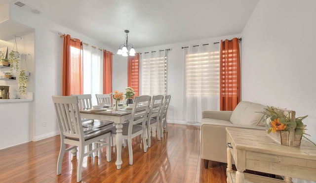 West Covina 5BR/3BA/Near LA/Arcadia/Disneyland