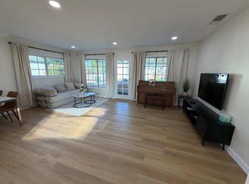 West Covina Comfort House