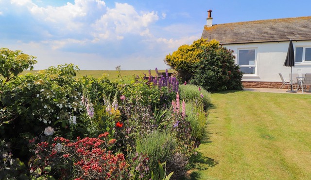 WEST CROFT, pet friendly, country holiday cottage in Mawbray