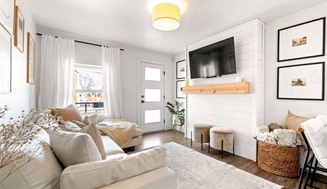 West Denver Radiance I Light & Bright 3BR retreat