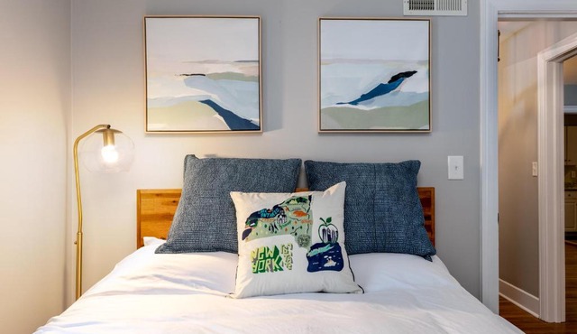 West Elmira 2/1, Sleeps 6, Washer & Dryer, Wi-FI