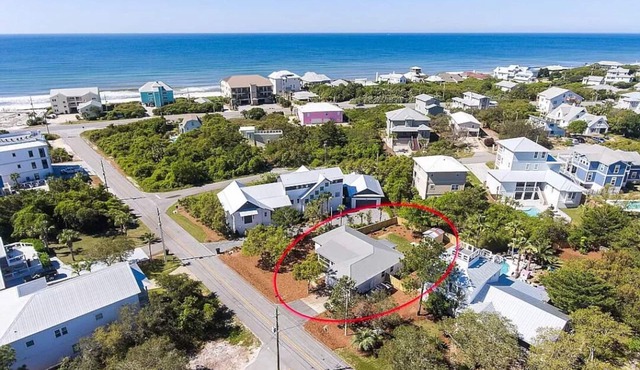 WEST END 30A! ONLY ONE BLOCK OFF THE BEACH!