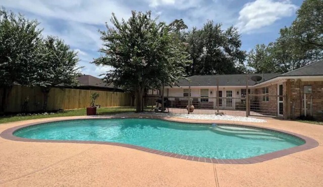 West End Beaumont Home with Pool