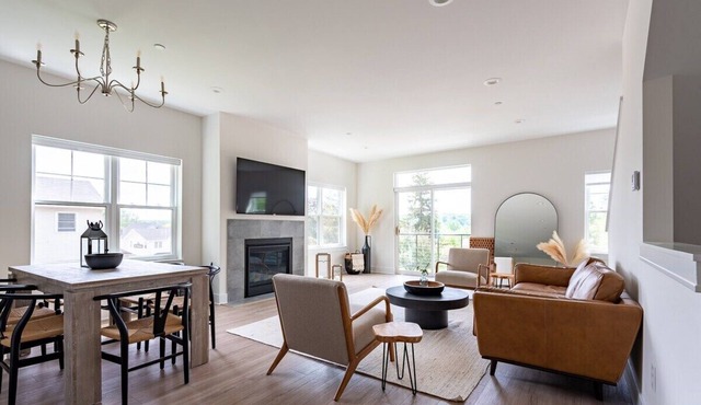 West End Escape |Screened-In Porch |Private Balconies |Lake View |Walking Distance to Public Beach