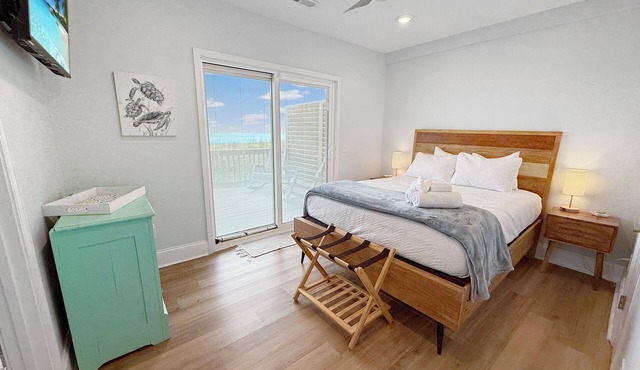 West End Gulls~ Guest Favorite ~ Beach Access ~ Astonishing Views
