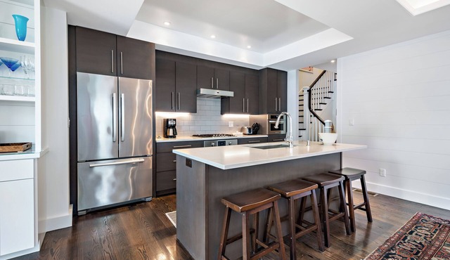 West End home comfortably sleeping 6 guests,