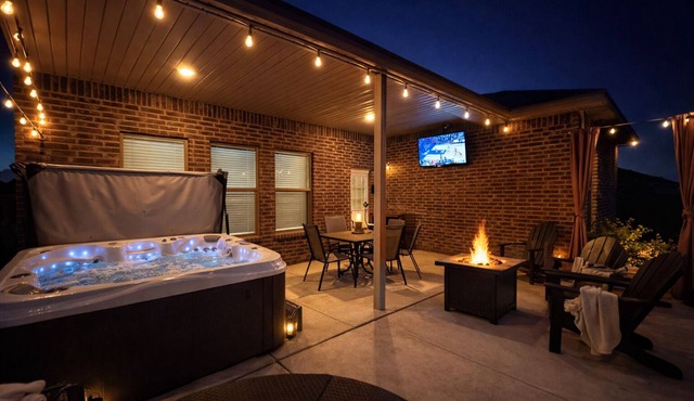 West End Oasis | Hot Tub | Firepit