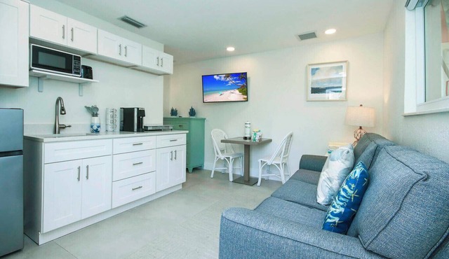 West End Paradise Unit Coral 4 - One bedroom efficiency suite