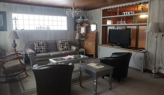 West End Stay & Play: Back Unit