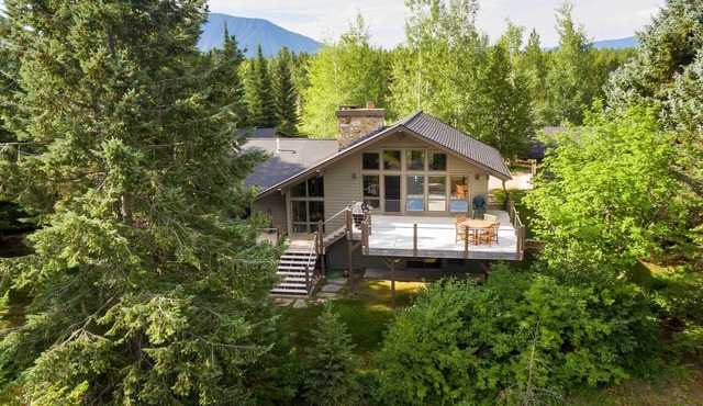 West Glacier Home w/Majestic Mountain Views!