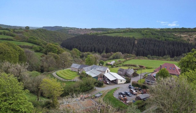 West Hollowcombe Farm Cottages - Full Site Booking