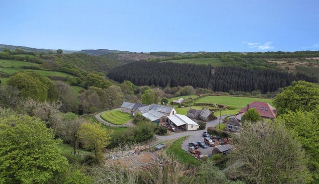 West Hollowcombe Farm Cottages - full site booking