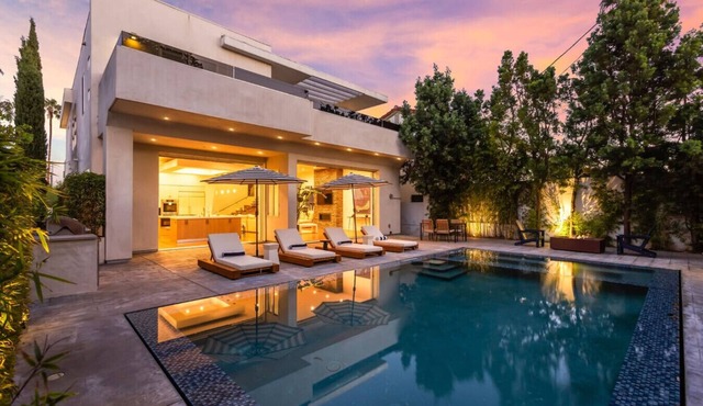 West Hollywood Haven: Pool, Chef’s Kitchen & More