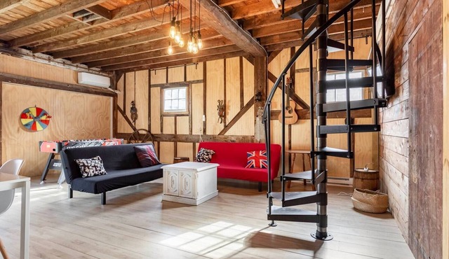 West Kill Barnhouse: Ski, Work & Unwind