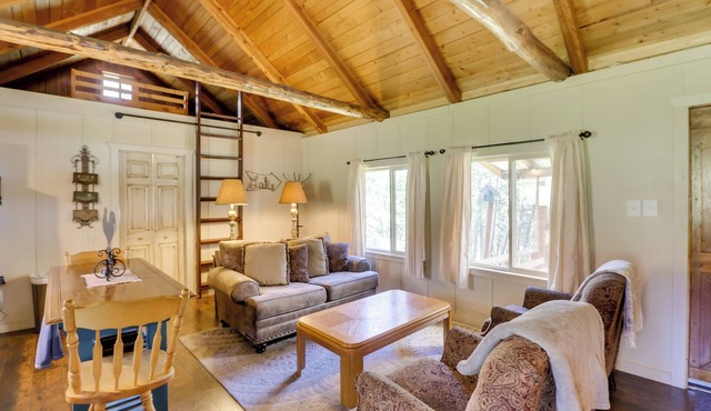 West Kootenai Cabin in Amish Country!