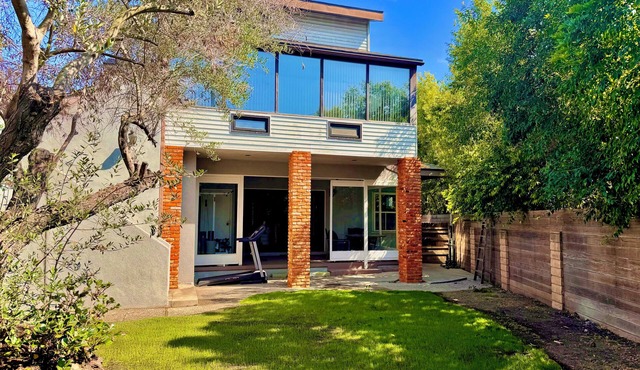 West LA ~ Beach Family Home & Large Private Backyard ~ 4-Bed 3-BR 2-BA