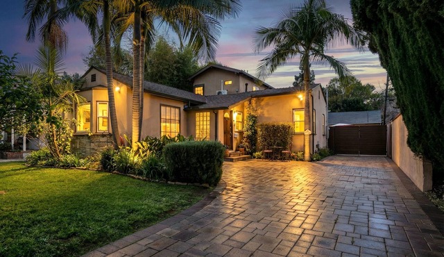 West LA Designer 2BR/2BA Retreat Private Yard Near UCLA & Santa Monica