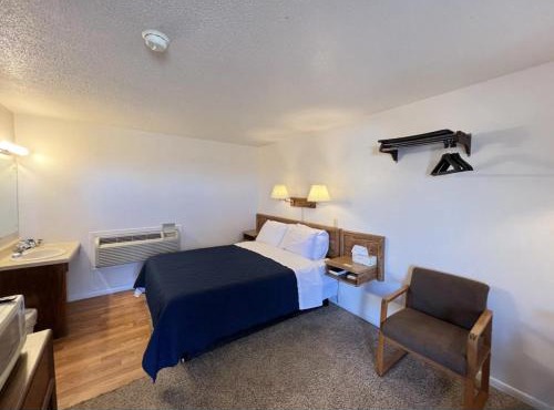 West Lake Grandvue Inn