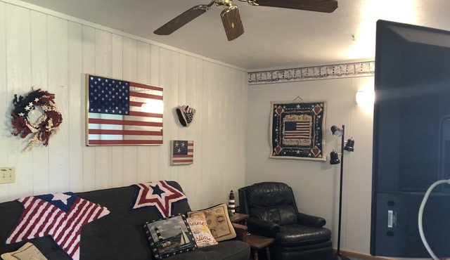 West Lake Okoboji Cottage sleeps 5