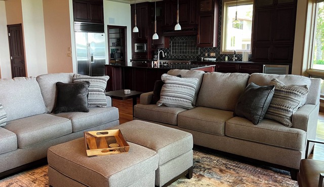 West Lake Okoboji lakefront cottage with private dock/hoist. Near Arnolds Park!