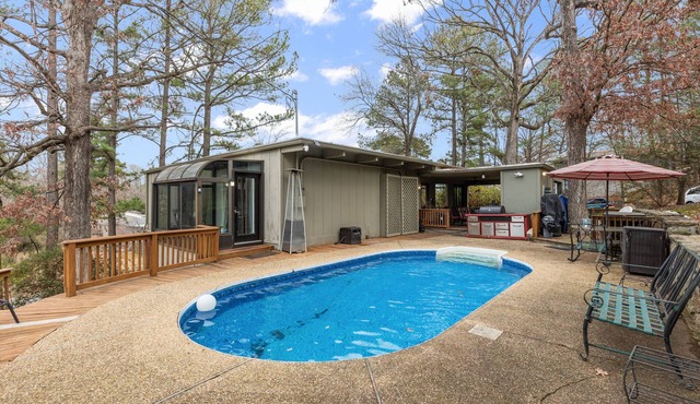 West Little Rock Swimming Pool Resort 5 beds - 3 bedrooms 2 bathroom House