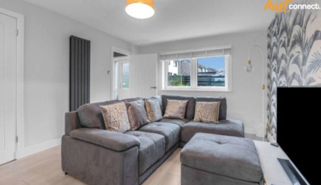 West Lothian 5 Beds + car space