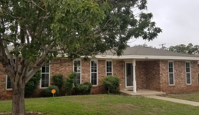 West Midland/Beal Park - 3 bed, 2 bath, 2 car garage home
