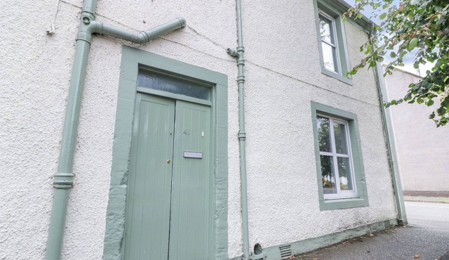 WEST MORTON HOUSE, pet friendly in Thornhill