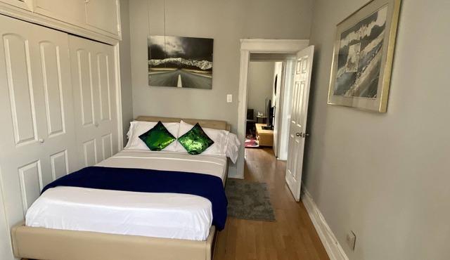 WEST NEW YORK IN JERSEY EASY TRANSPORTATION,15 MINS TO NY. BUS, 7MINS. IN FERRY.